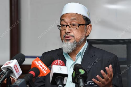 DR ALIAS RAZAK
