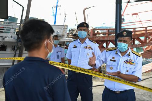 LAKSAMANA PERTAMA AMRAN DAUD