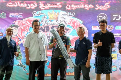 DATUK RAZALI IDRIS