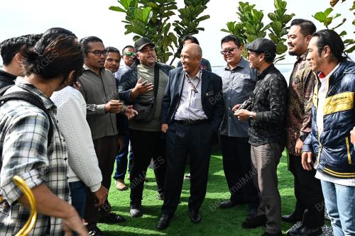 DATUK ROSLI LATIF
