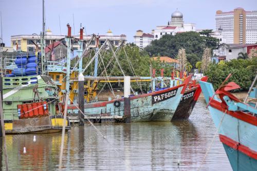 BOT PUKAT TUNDA DITAHAN