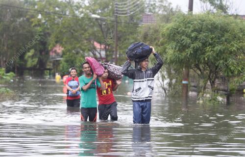 TR09_20112014_BANJIR