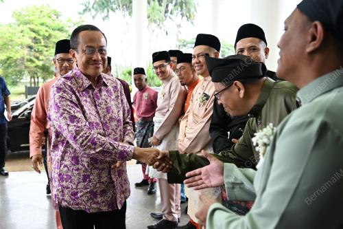 DATUK SERI DR AHMAD SAMSURI MOKHTAR