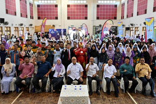DATUK DR AMINUDDIN HASSIM