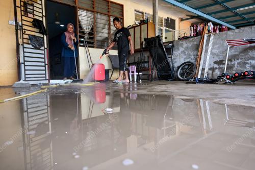 BANJIR TELUK KALONG