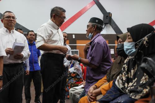 DATUK SERI SALAHUDDIN AYUB