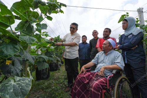 DATUK SERI SALAHUDDIN AYUB