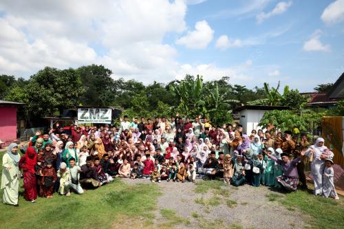 WARGA EMAS SAMBUT AIDILFITRI