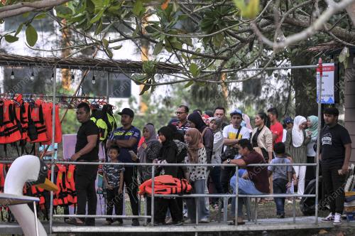 RIADAH SAMBUT TAHUN BARU