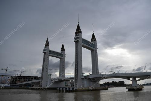 MONSUN TIMUR LAUT