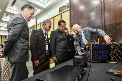 DATUK SERI DR AHMAD SAMSURI MOKTHAR