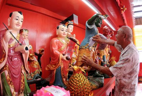TR10_02022011_TAHUN_BARU_CINA