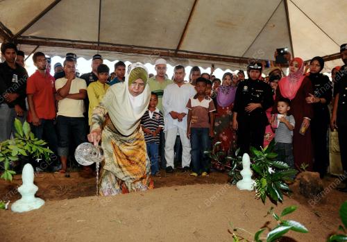 TR10_02032013_KEBUMI_JENAZAH
