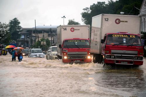 TR10_04122013_BANJIR_CHUKAI