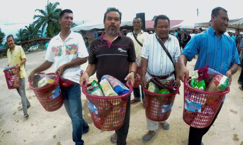TR10_06012017_BANTUAN_BANJIR