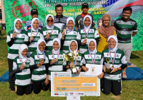 TR10_06072019_RAGBI_WANITA