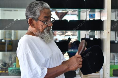 SONGKOK TERENGGANU
