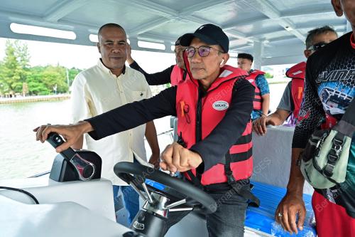 PERASMIAN BOT PELANCONGAN