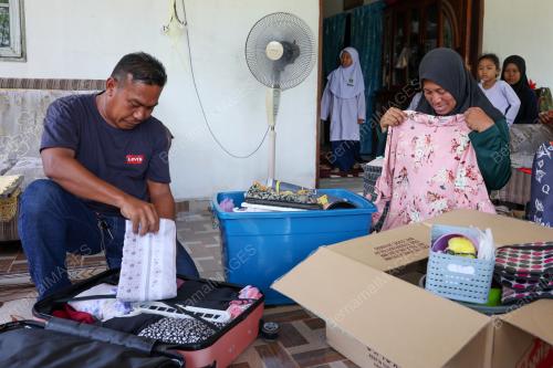 KELUARGA TUNTUT BARANGAN