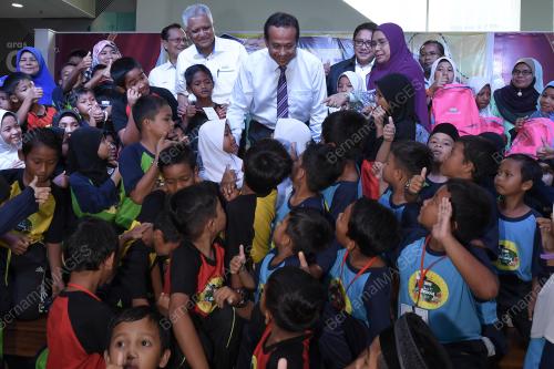 TR10_13112018_KEMBALI_SEKOLAH_BN201811083112
