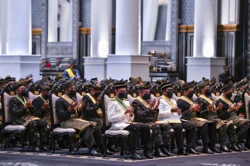ISTIADAT PENGURNIAAN BINTANG-BINTANG