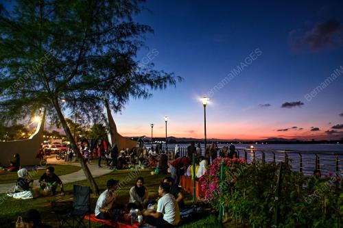 BERBUKA PUASA