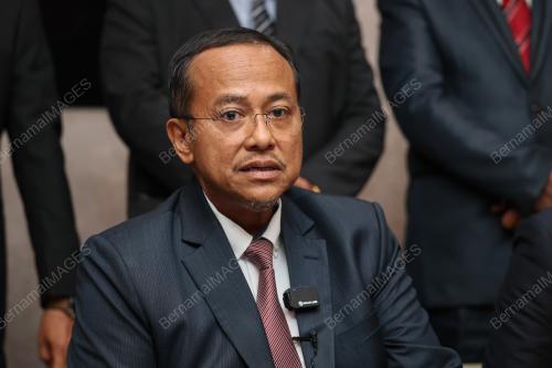 DATUK SERI DR AHMAD SAMSURI MOKHTAR