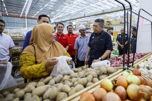 DATUK SERI SALAHUDDIN AYUB