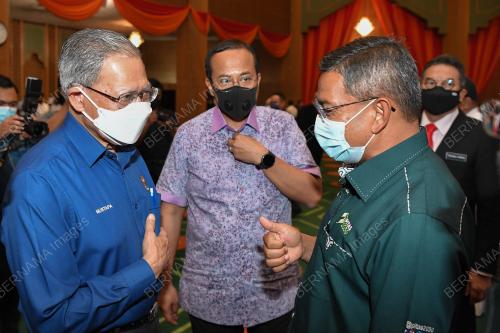DATUK SERI MUSTAPA MOHAMED
