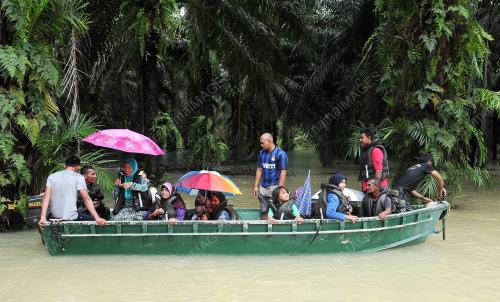 TR10_18122014_BANJIR