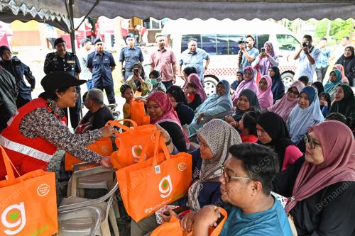 TUNKU PUTERI INTAN SAFINAZ