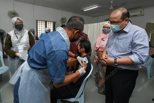 DATUK AHMAD AMZAD HASHIM