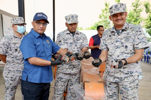 KEPTEN MARITIM MOHD KHAIRULANUAR ABD MAJID
