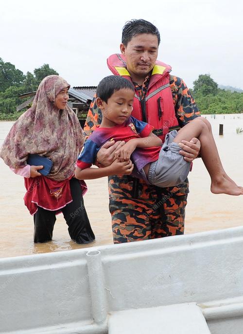 TR10_20122014_BANJIR