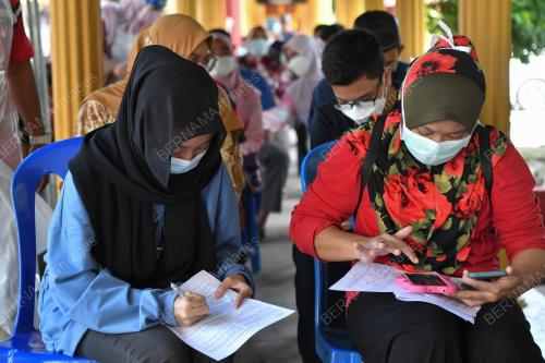 VAKSINASI PELAJAR SEKOLAH MENENGAH