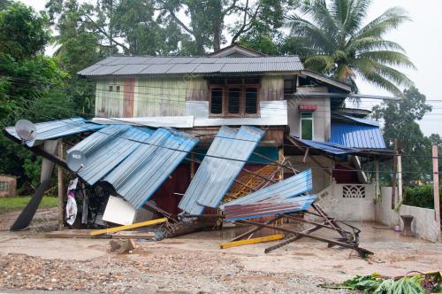 BANJIR BESUT