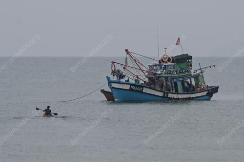 NELAYAN PANTAI CARI REZEKI