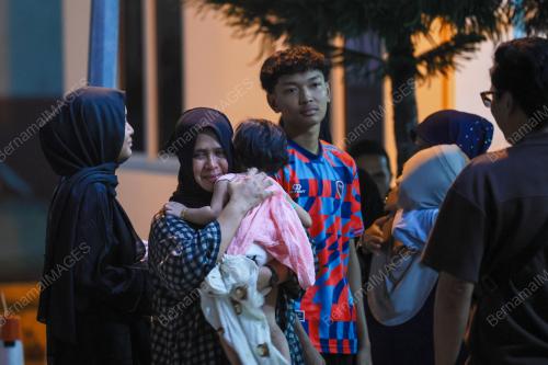 TIGA PEKERJA MAUT