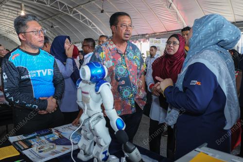 DATUK SERI ABDUL RAHMAN MOHAMAD