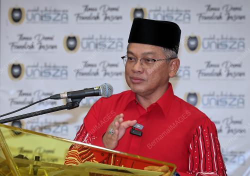 DATUK DR MOHD NA'IM MOKHTAR