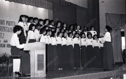 HARI WANITA