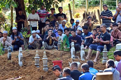 KEBUMI EMPAT JENAZAH