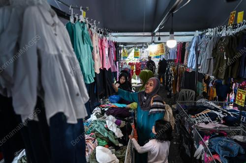 MENDERMA PAKAIAN RAYA
