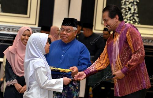 TR10_28052018_BANTUAN_AIDILFITRI_BN201805239212