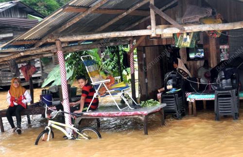 TR10_28122015_BANJIR