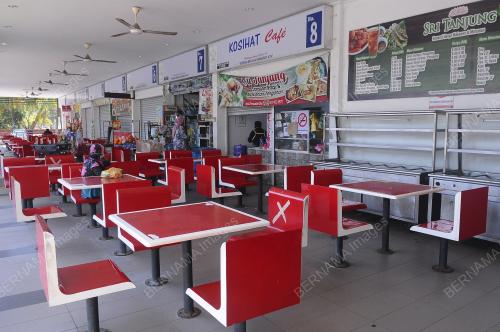 SUASANA LENGANG MEDAN SELERA BATU BURUK 3