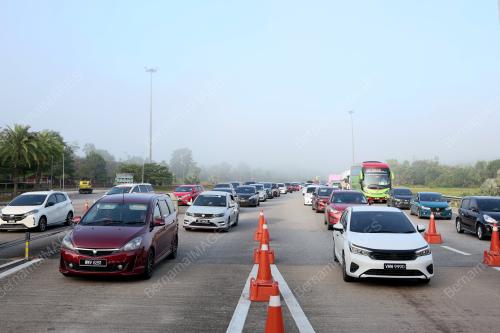 ALIRAN TRAFIK LEBUHRAYA PANTAI TIMUR 2