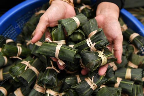 USAHAWAN KETUPAT DAUN TEBU