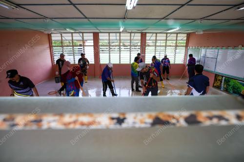 BERSIH SEKOLAH BANJIR