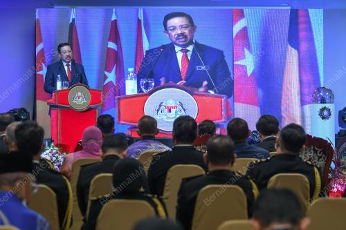 TAN SRI MOHD ZUKI ALI